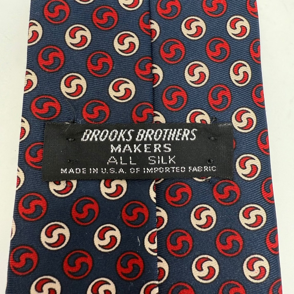 Brooks Brothers Makers 100% All Silk Navy Red White Swirl Pattern Men's Necktie - Picture 5 of 5
